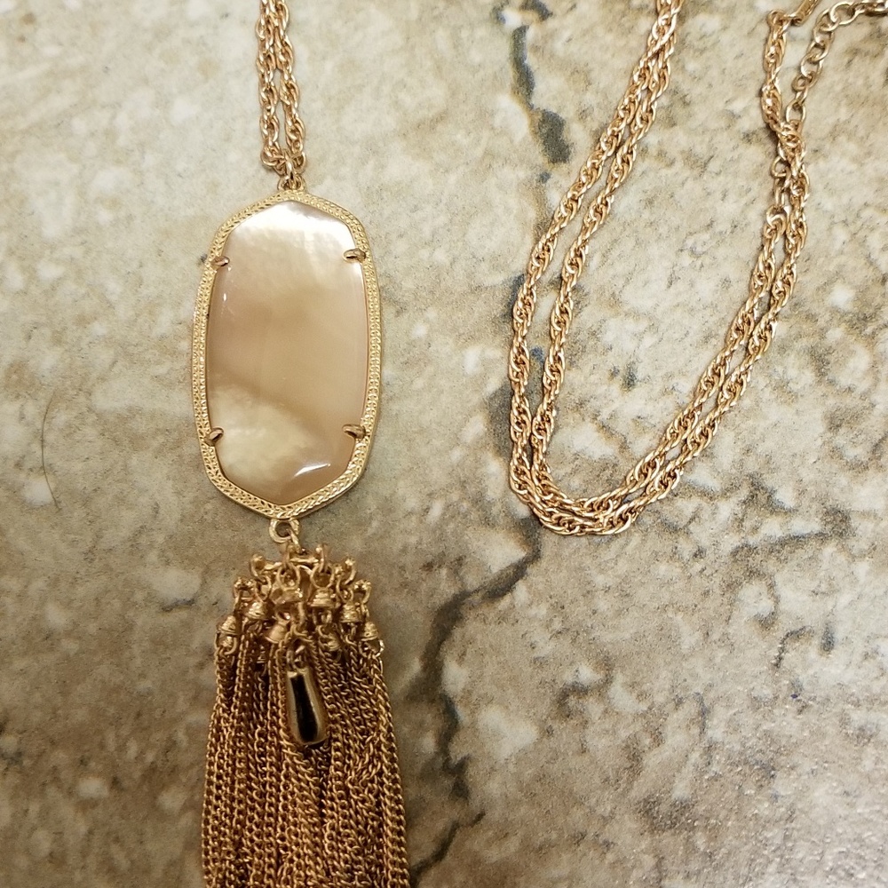 HTF Kendra Scott Peach Illusion Rayne
